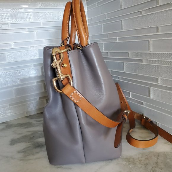 NWOT Dooney and Bourke City Barlow Crossbody Taupe Perfect Condition - Picture 7 of 16